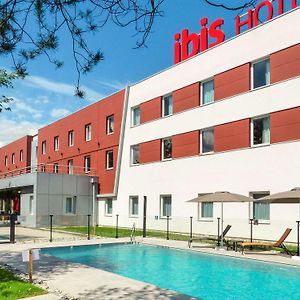 Ibis Saint-Genis-Pouilly Genève